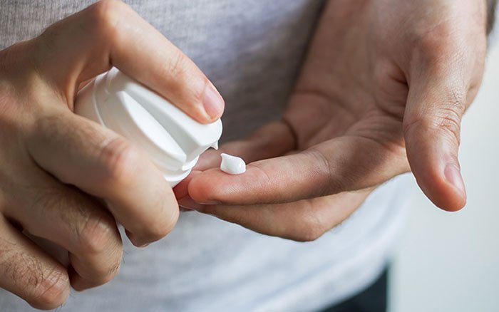 8 Tipps, mit denen Du Rasurbrand effektiv behandeln kannst 8 Tipps, mit denen Du Rasurbrand effektiv behandeln kannst